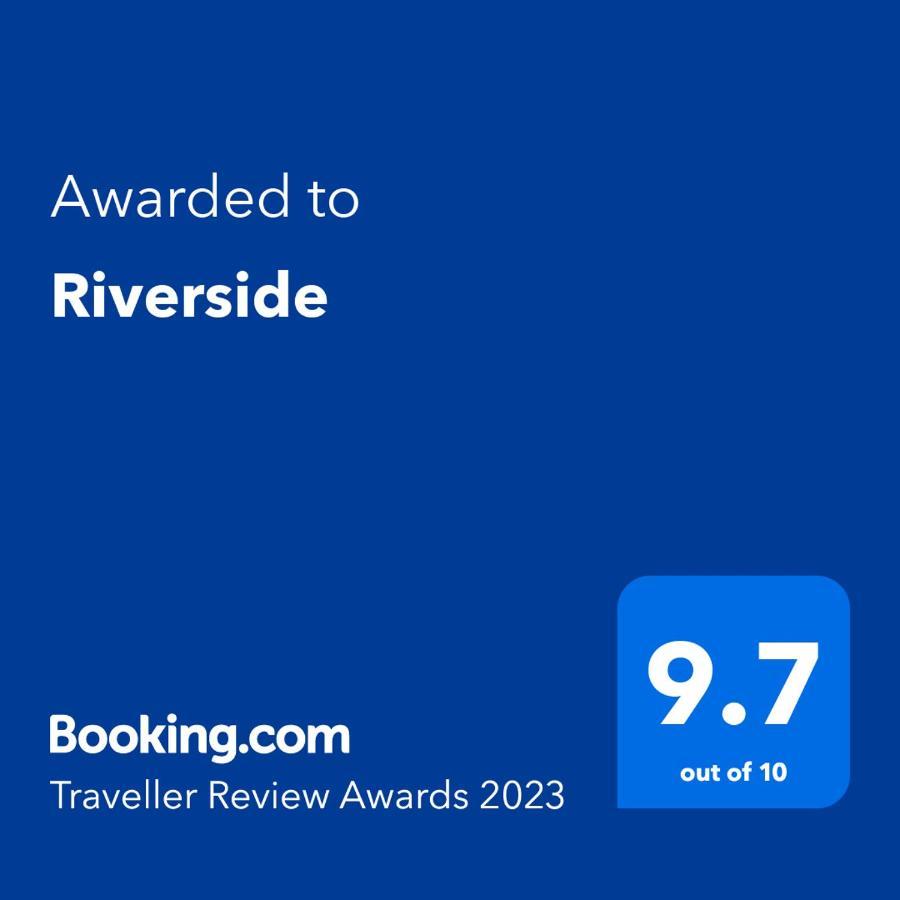 Riverside Мейдстън Екстериор снимка